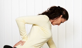 A dor nas costas em mulheres