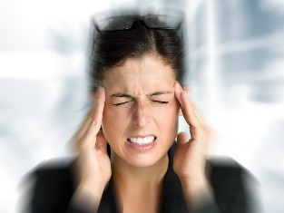 Tonturas e dores de cabeça muitas vezes incomodam quando cervical osteocondrose